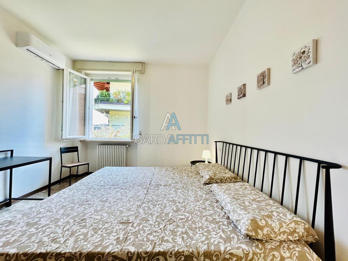 Ares Apartment - Vicino Al Lago Di Garda E Alla Stazione Treno Desenzano del Garda Exterior foto