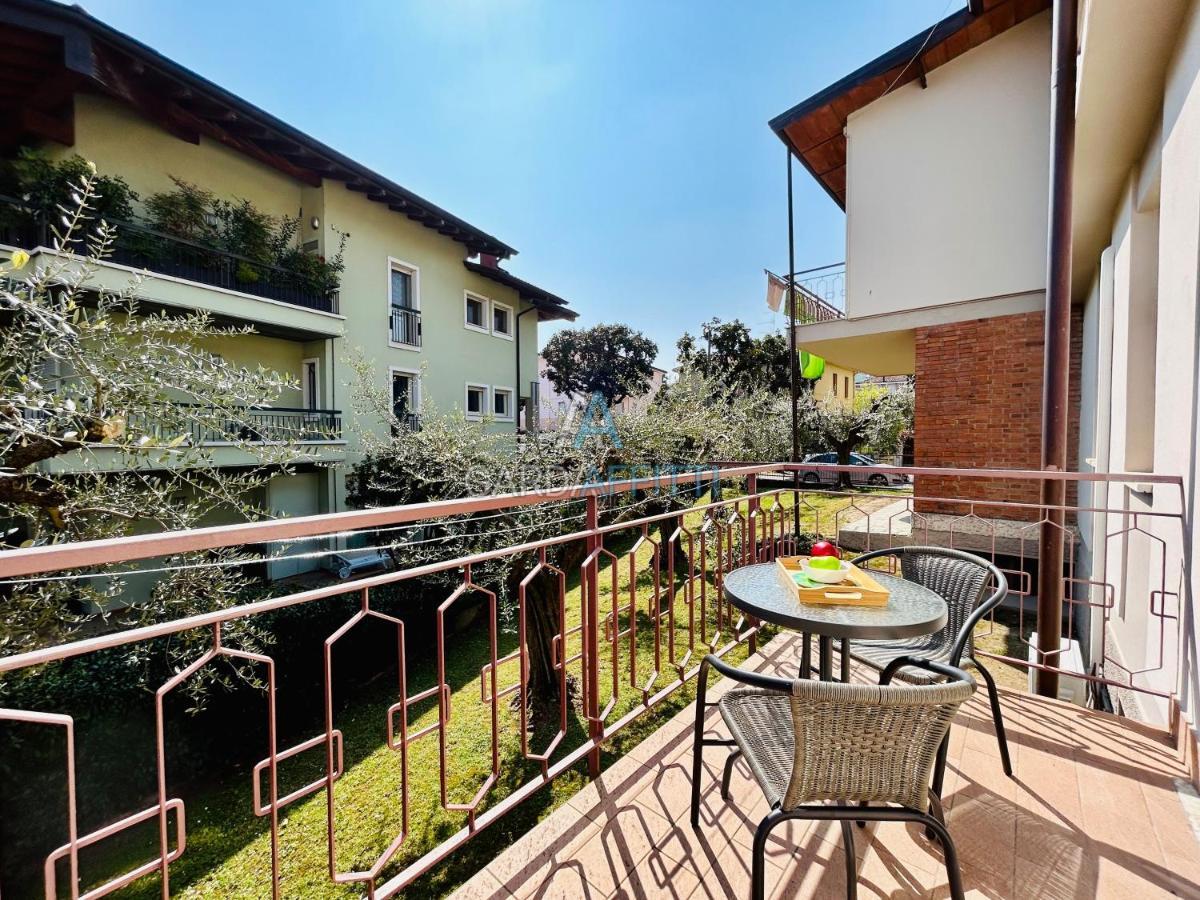 Ares Apartment - Vicino Al Lago Di Garda E Alla Stazione Treno Desenzano del Garda Exterior foto